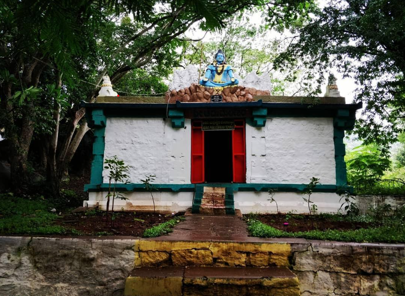Adumalleshwara Temple